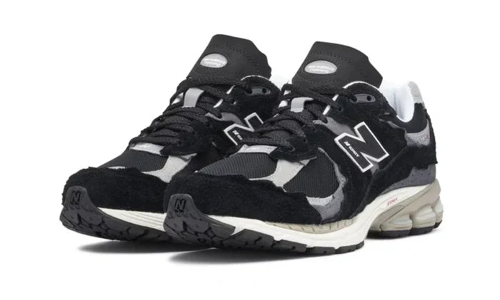 New Balance 2002R Protection Pack Black Grey NEW BALANCE 2002R