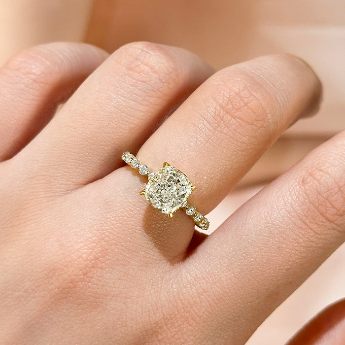 Exquisite 2.0 Carat Cushion Cut Engagement Ring In Sterling Silver