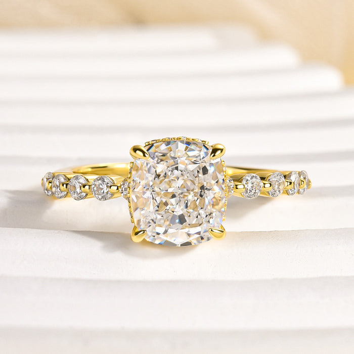 Exquisite 2.0 Carat Cushion Cut Engagement Ring In Sterling Silver