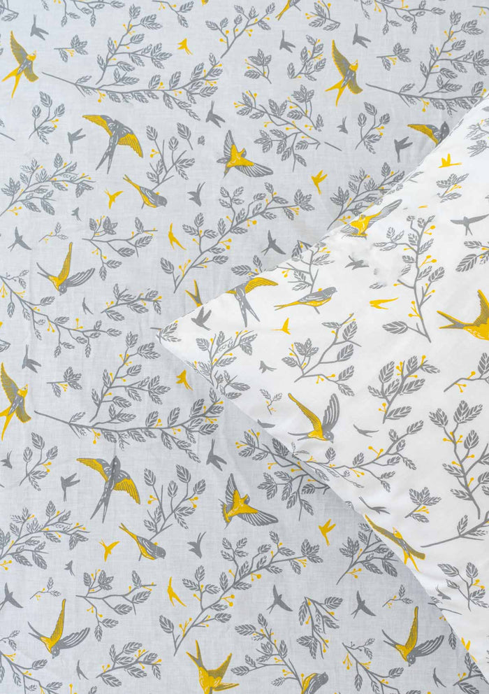Fluttering Swallows Fitted Sheet - Multicolor