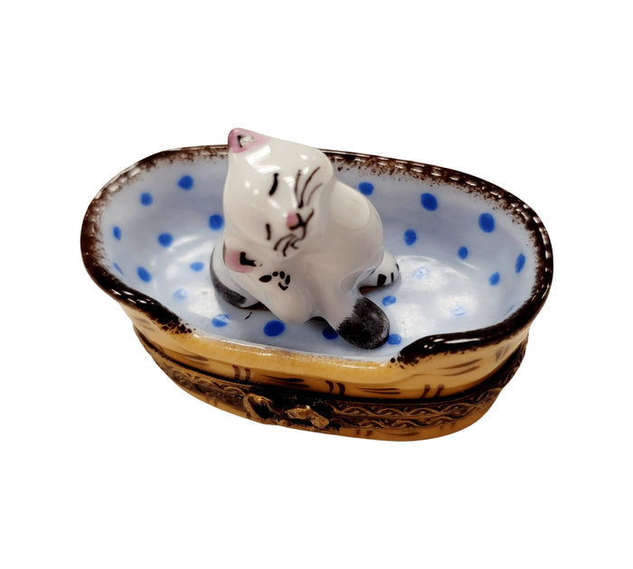 White Cat for Cat Lovers porcelain box from Limoges, alternate view